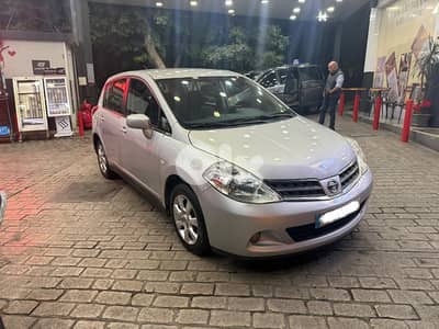 Nissan Tiida 2011