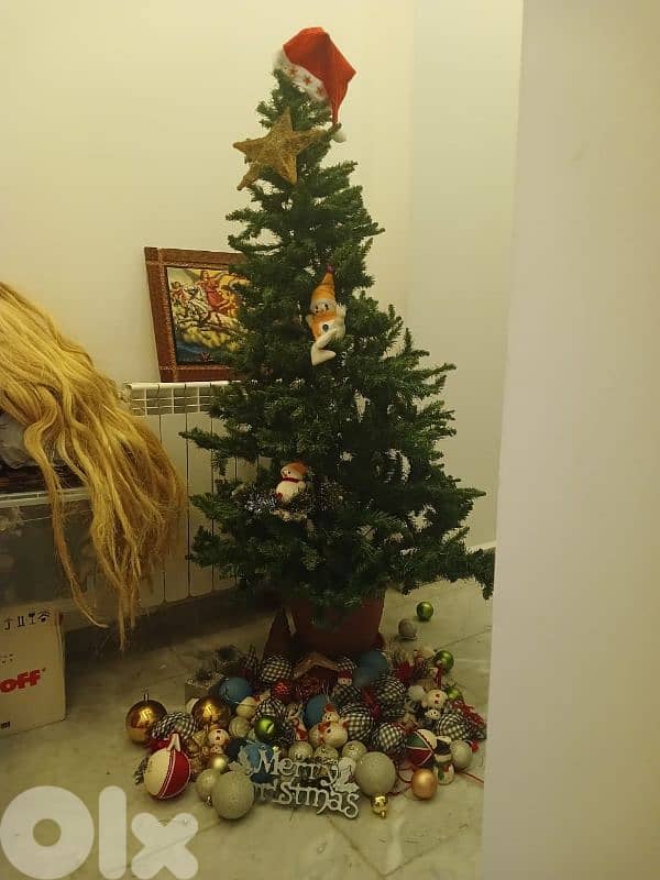 شجرة 170   مع زينة 1