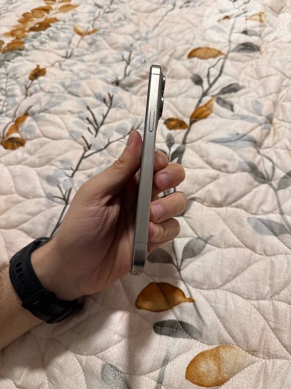 iPhone 15 PM 256GB 90% Battery 3