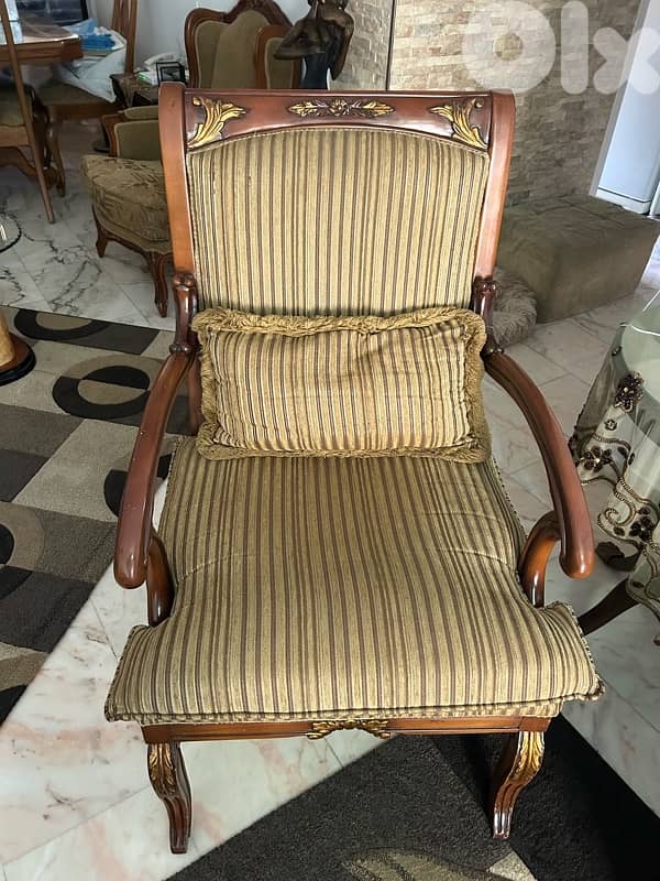 Used Furniture - فرش مستعمل 4