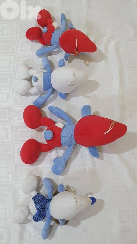 سنفور  واحد  كبير  حجم  و ٣  صغير  حجم ٢٥ $  بيروت الاشرفية   ٠٣٧٢٣٨٩٥ 6