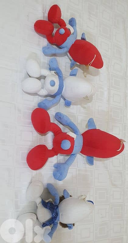 سنفور  واحد  كبير  حجم  و ٣  صغير  حجم ٢٥ $  بيروت الاشرفية   ٠٣٧٢٣٨٩٥ 7