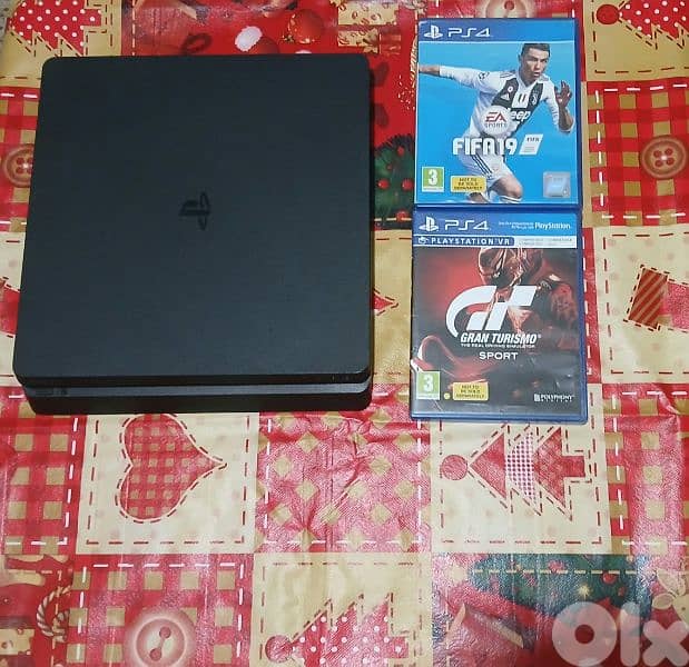 PS4 Slim 1TB + FIFA 19 and Gran Turismo Sport 2