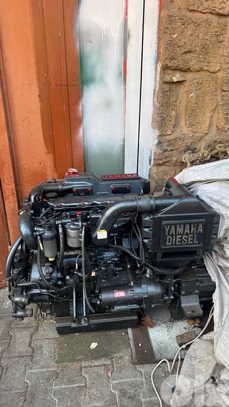 yamaha hino  diesel engine 4
