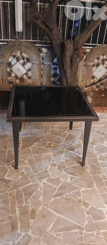 Table  with 6 chairs - 90$