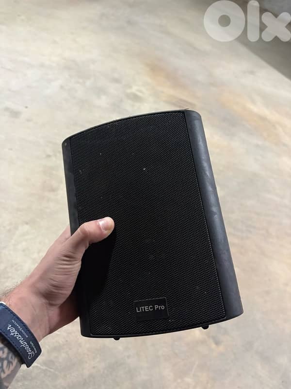 Amplifier with 5 speakers 2