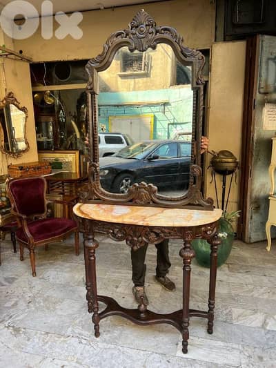 كونسول خشب جوز فرنسي ناعم شغل راقي و مميز وجه رخام مرمر سعر لقطة