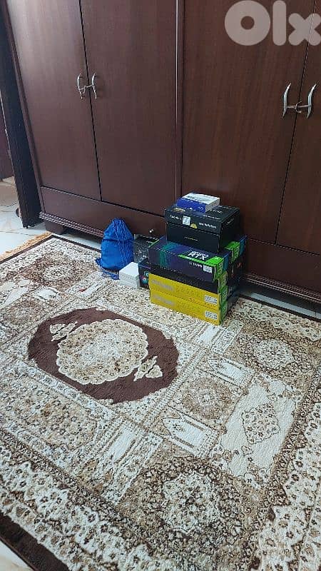 5 GPUS (RTX 3080 MSI ×1 ; RTX 3080TI MANLI × 2 ; RTX 3090 ZOTAC ×2) 1