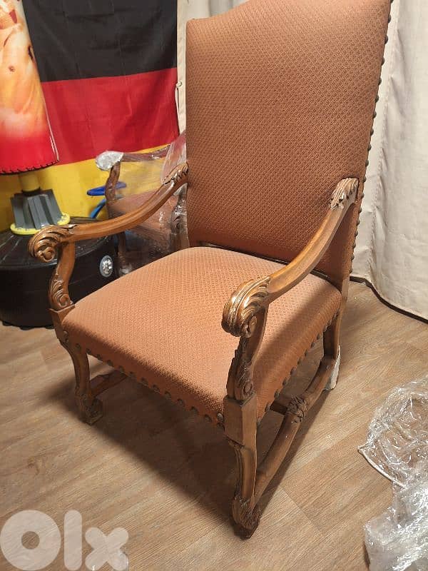 كراسي صالون فوتوي برجير ضهر عالي حفر ناعم انتيك سعر لقطة 1