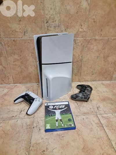 ps5 slim 1 terra + 2 original controllers+ fc 25