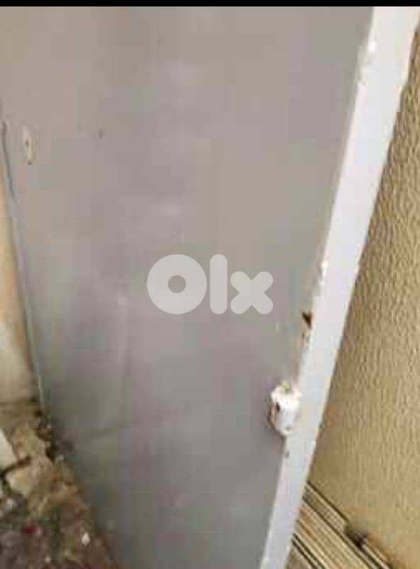 باب حديد بدون برواز ب ١٥٠$ موجود ببيروت  70674561 3