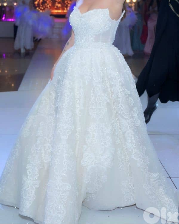 lace wedding dress 2