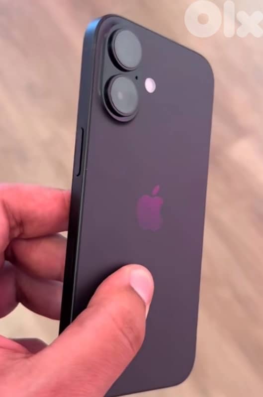 iPhone 16 0