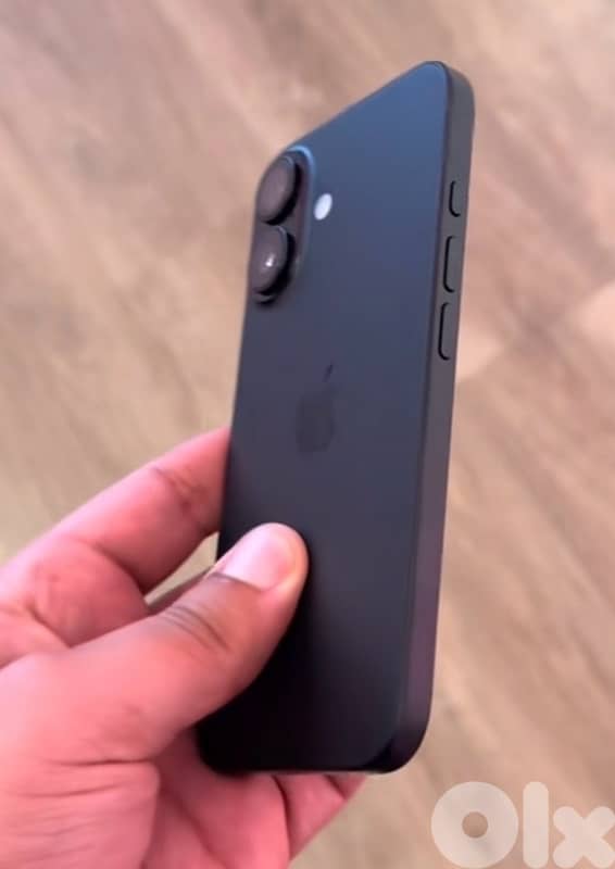 iPhone 16 1
