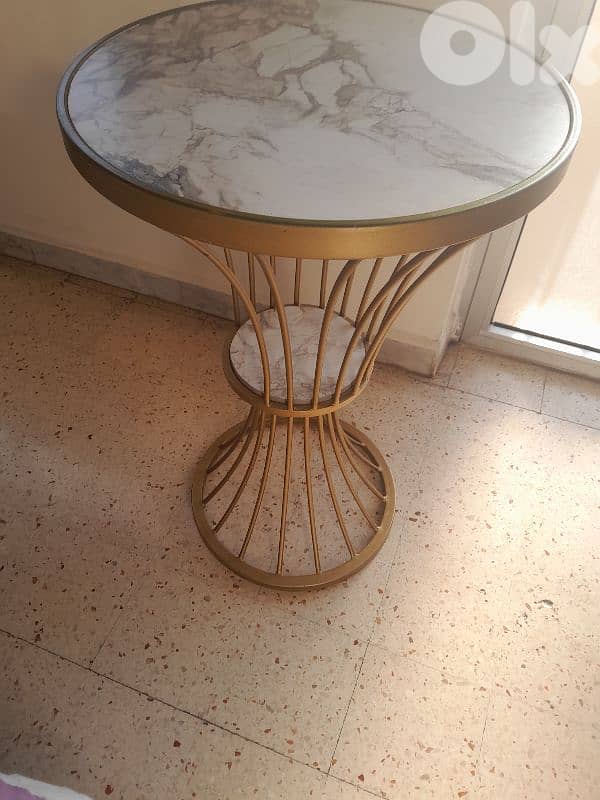 زاويه مع طاولات 3