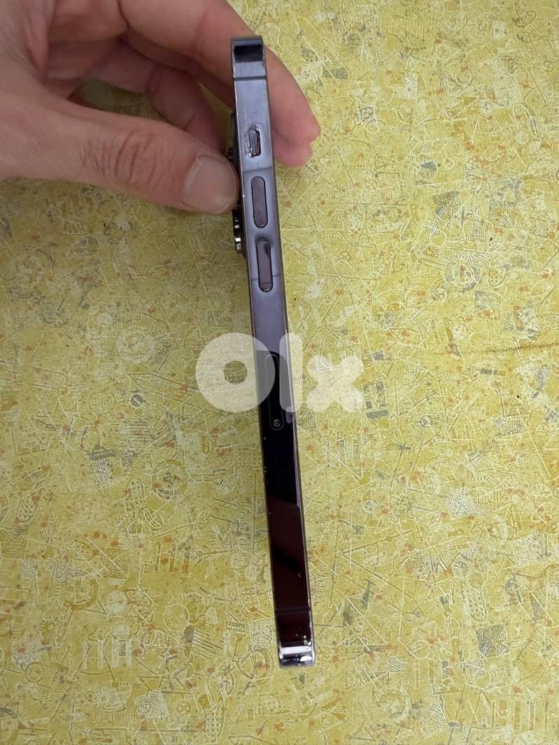 iPhone 14 Pro Battery 74% 4