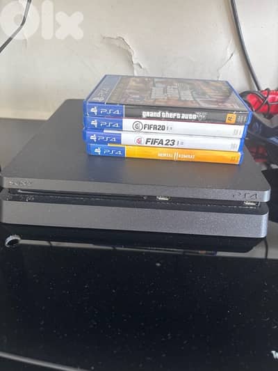 Playstation 4 with cds
