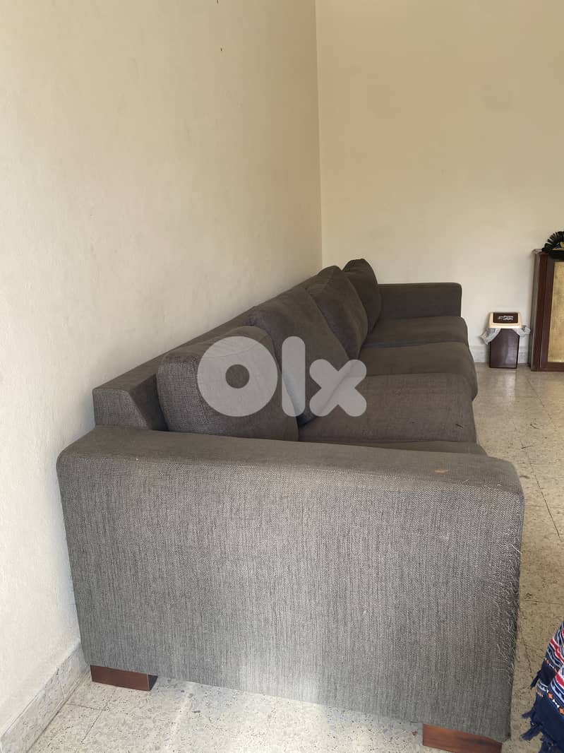 4 seaters- used - good condition and strong furniture 1