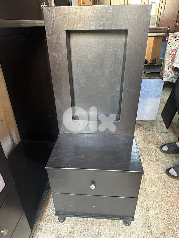 اوضة نوم عشر درف تخت مجوز مع فرشة اسفنج كتير مرتبة ونظيفة 6