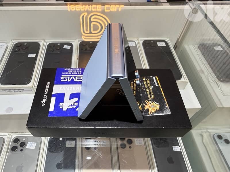 Samsung Z Flip 6 512Gb Like New: - Mint Condition 3