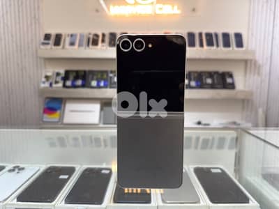 Samsung Z Flip 6 256Gb  Very Clean Condition: - Mint Condition