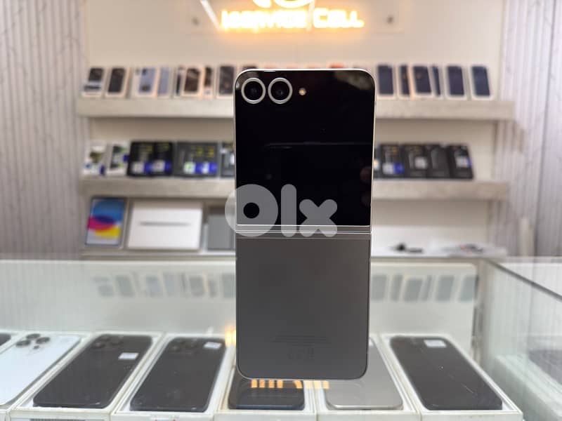 Samsung Z Flip 6 256Gb  Very Clean Condition: - Mint Condition 0