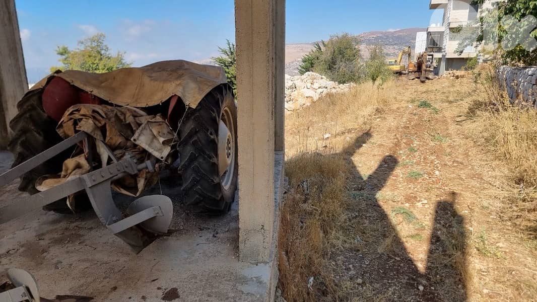 Land for Sale in Trshish-  ‎أرض للبيع مع فيلا قيد الإنشاء في ترشيش 3