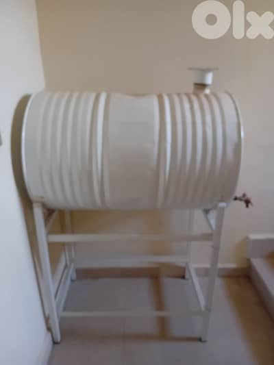 ستاند مع برميل للمازوت