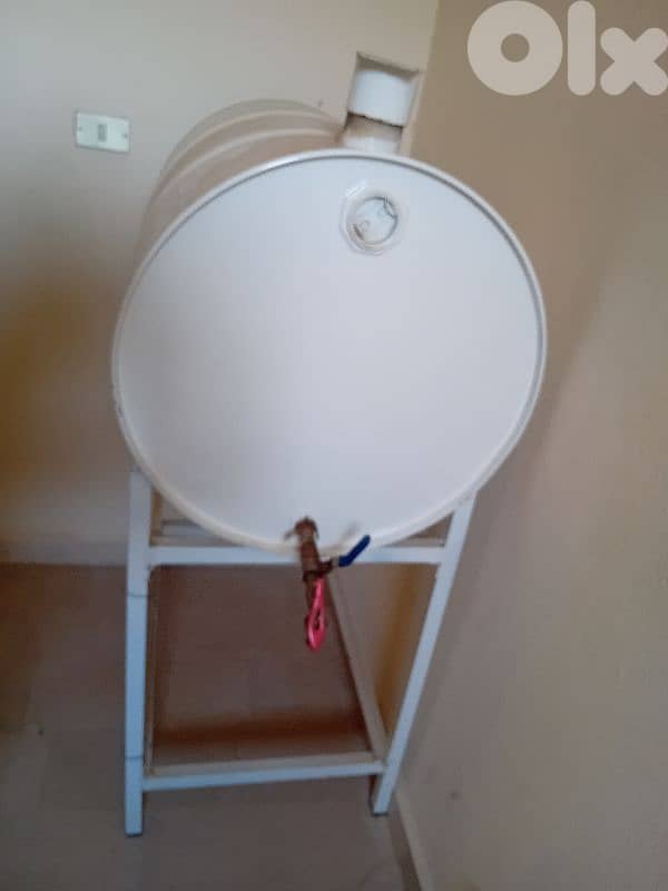 ستاند مع برميل للمازوت 1