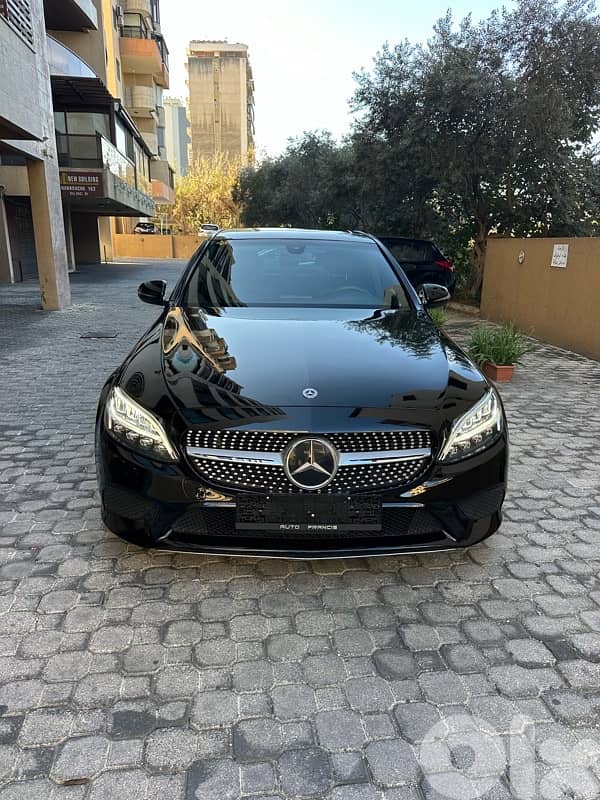 Mercedes C 300 2019 black on black (clean carfax) 0