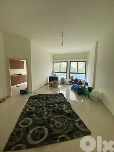 شقة ضمن موقع مميز للايجار في بشامون apartment for rent in bchamoun