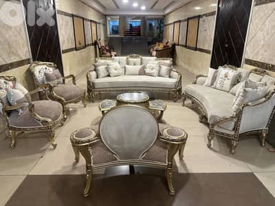 طقم كنبايات مصري حفر خشب زان جديد خمس قطع وطاولة قماش وردة