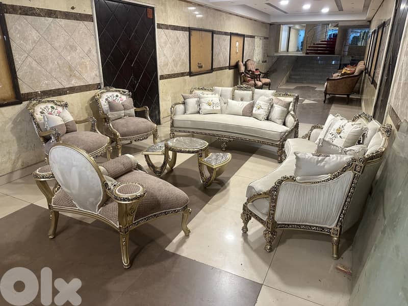 طقم كنبايات مصري حفر خشب زان جديد خمس قطع وطاولة قماش وردة 2