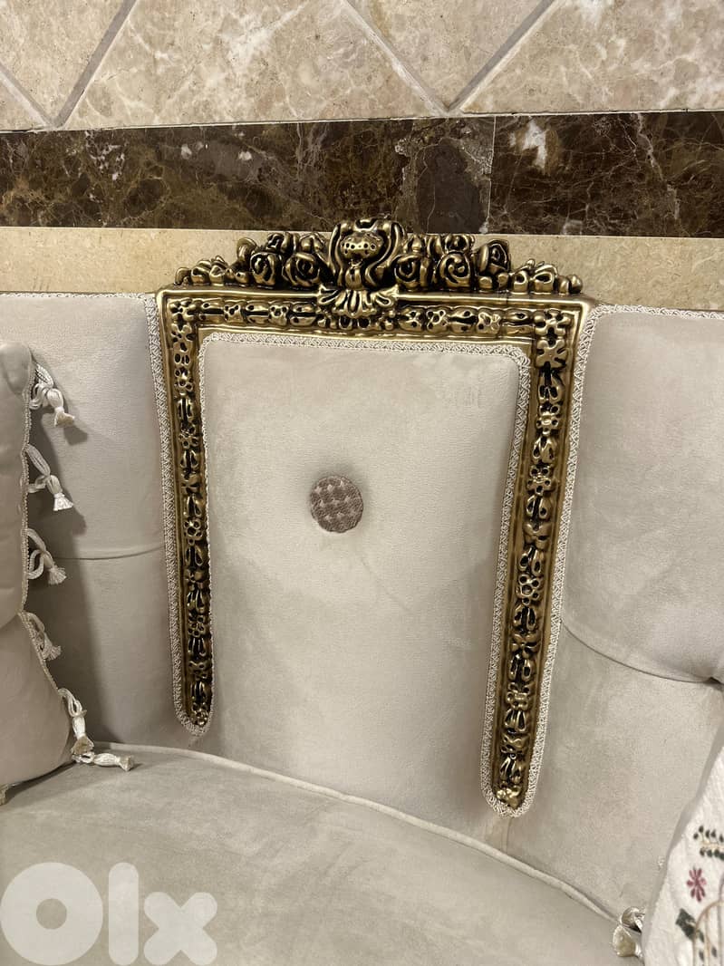 طقم كنبايات مصري حفر خشب زان جديد خمس قطع وطاولة قماش وردة 5