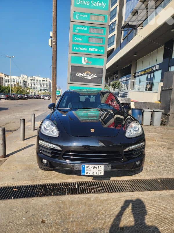 Porsche Cayenne 2012 0