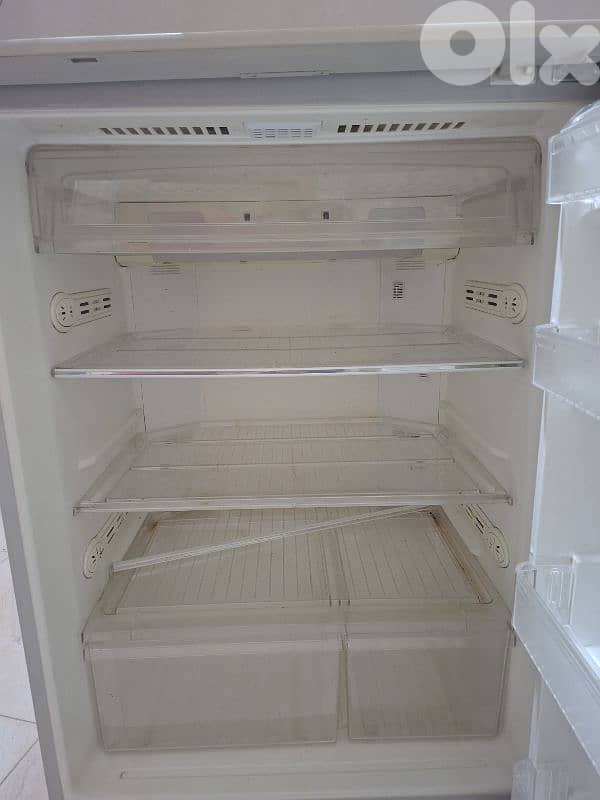 daewoo fridge 4