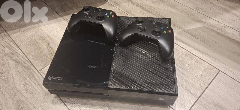xbox 1 used for 100$usd negotiable buyers only from lebanon 0