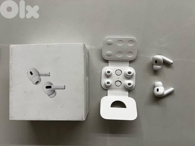 Apple airpods generation 2 pro earpieces left and right only 3