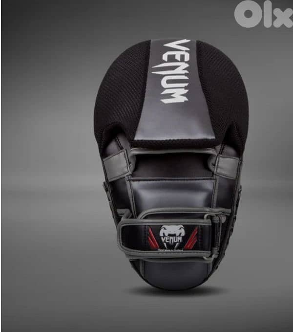 Venum Focus Mitts 3