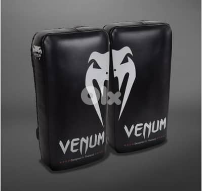 Venum Kick Pads