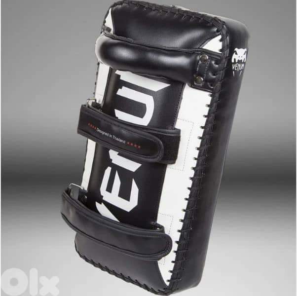 Venum Kick Pads 7