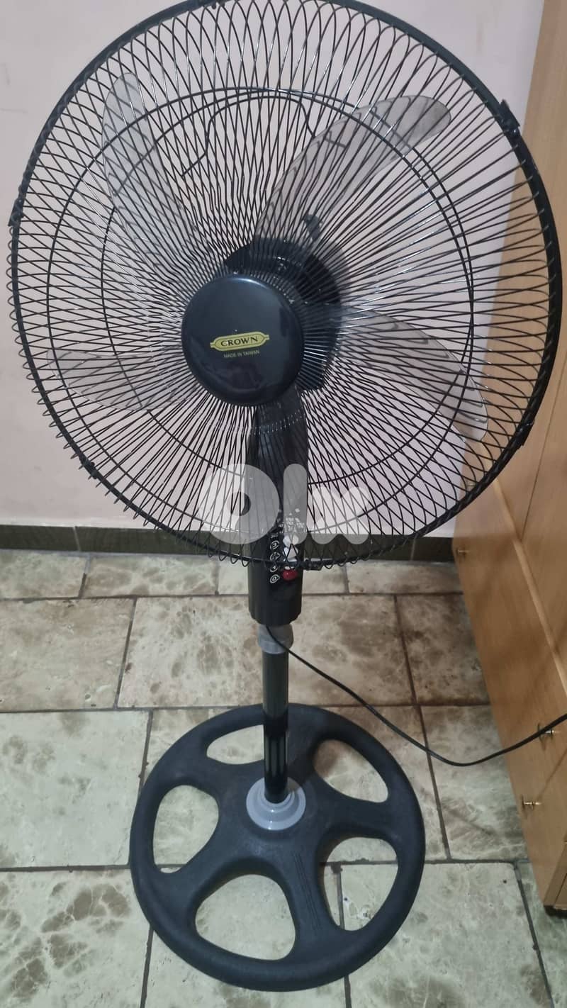 Crown 18" stand fan 0