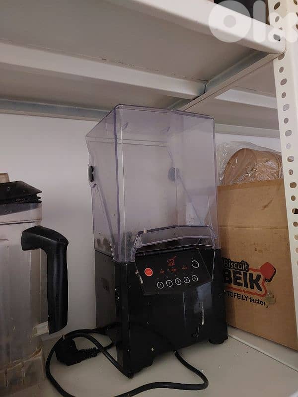 عدة محل عصير كلن مع بعض 8