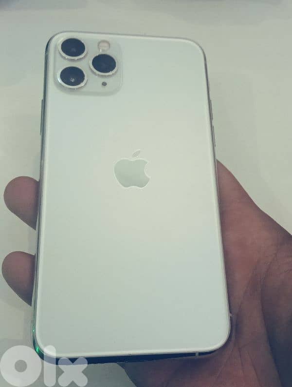 Apple 12 5G & Apple 11 Pro 3