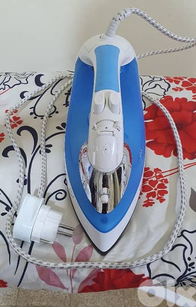 مكواية بخارية ماركة SHARP مستعمل قليل جداً شبه جديد بيروت اشرفية ٢٥ $