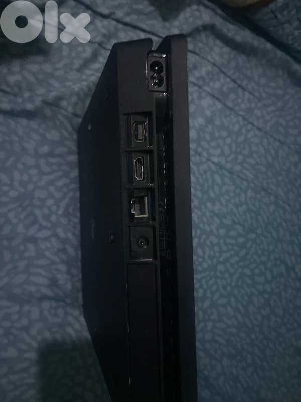 Playstation 4 SLIM 1