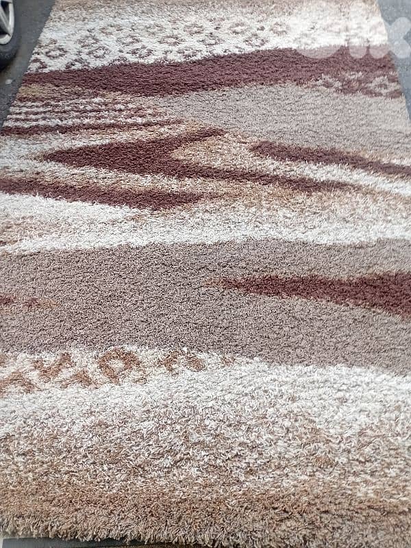 سجاد عدد ٤ وحدي كبيرة ٣وسط شبه جديد 3