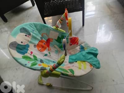 كرسي شبه جديد