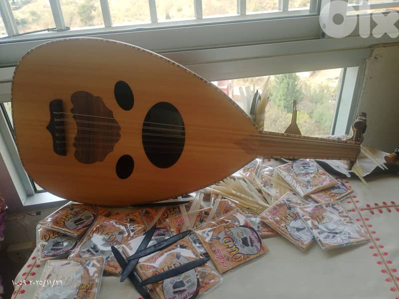 عود زرياب0 من أهم الاعواد التعلمية 0