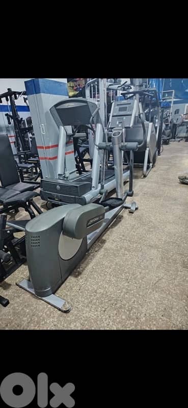 Elliptical life fitness like new 1